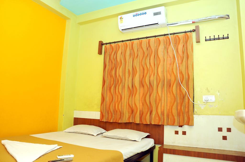 Hotel Sai Darshan Shirdi Room photo