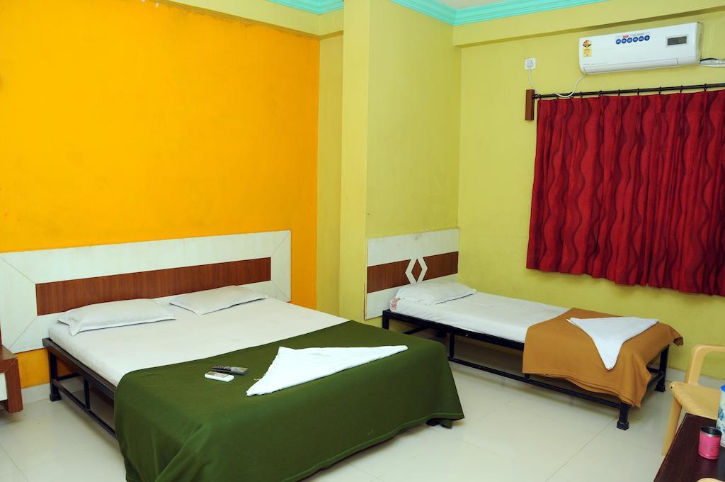 Hotel Sai Darshan Shirdi Room photo