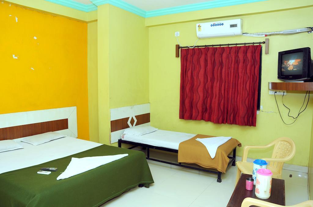 Hotel Sai Darshan Shirdi Room photo